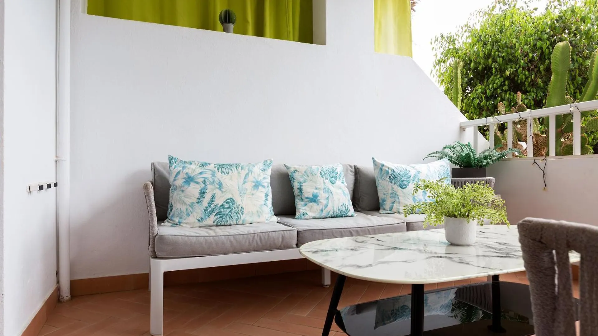 The Monkey House Apartment - A Jungle Of Comfort Costa Teguise